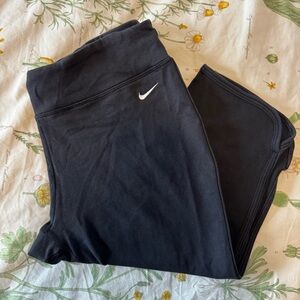 Nike Cropped Black Leggings